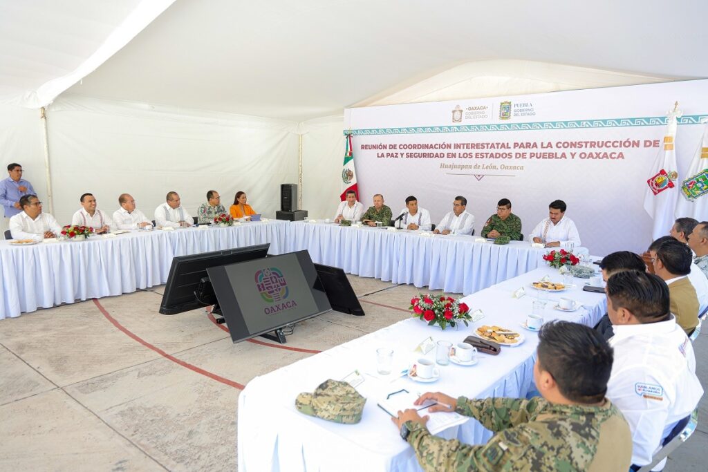 FOTO-2-Oaxaca-y-Puebla-fortaleceran-la-seguridad-publica-para-garantizar-paz-y-bienestar--1024x683 Oaxaca y Puebla fortalecerán la seguridad pública en zona limítrofe para garantizar paz y bienestar