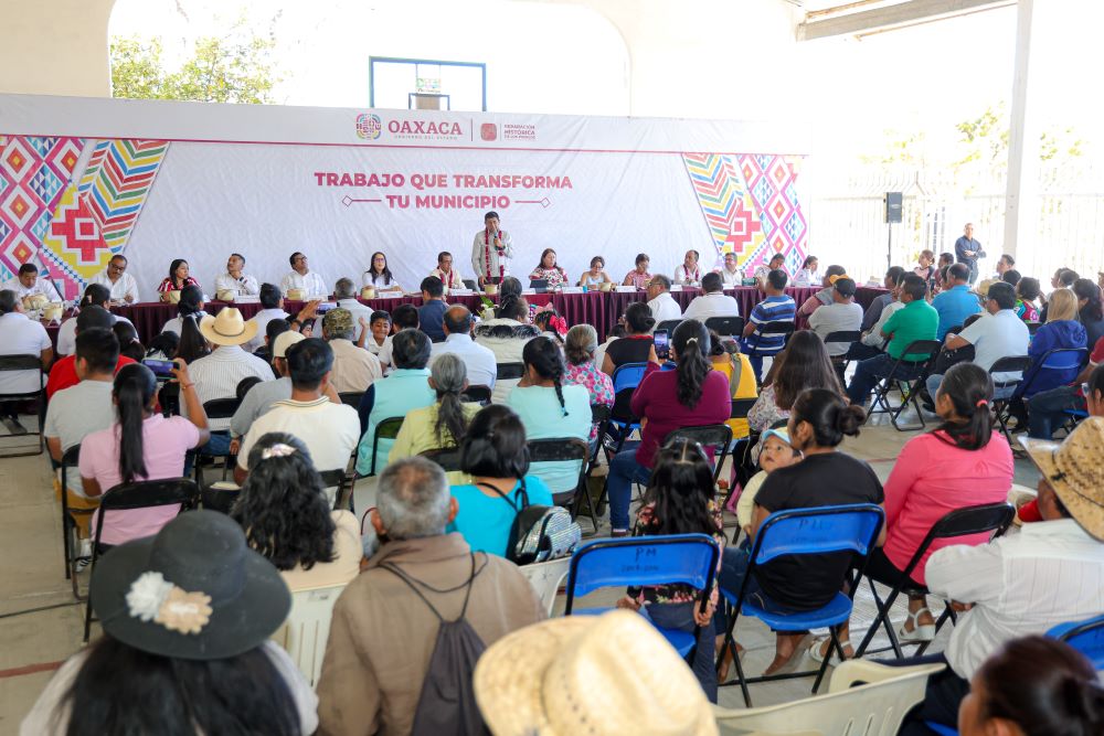 FOTO-3-Refrenda-Salomon-Jara-compromiso-con-personas-productoras-de-Santa-Catarina-Tayata Refrenda Salomón Jara compromiso con personas productoras de Santa Catarina Tayata