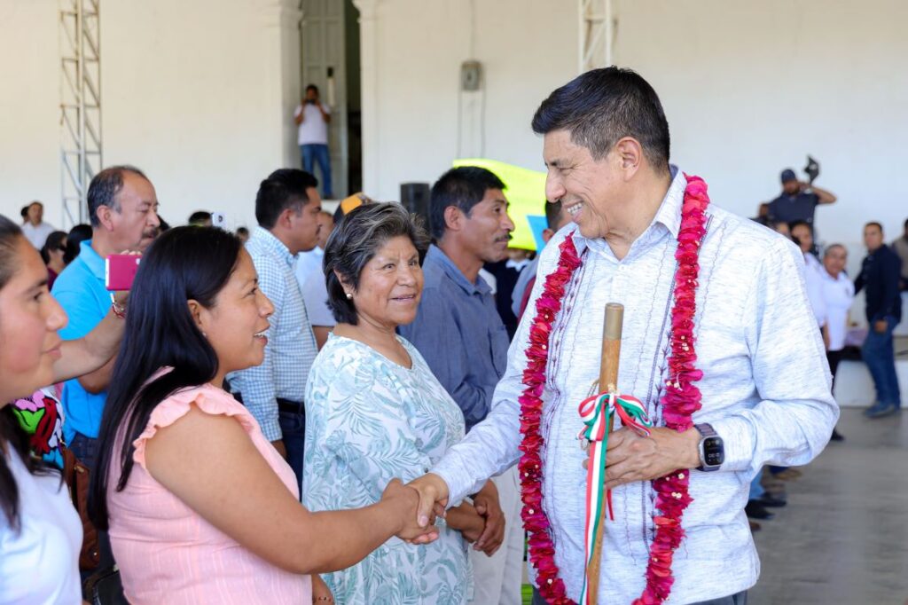 FOTO-6-Refrenda-Salomon-Jara-compromiso-con-personas-productoras-de-Santa-Catarina-Tayata-1024x682 Refrenda Salomón Jara compromiso con personas productoras de Santa Catarina Tayata