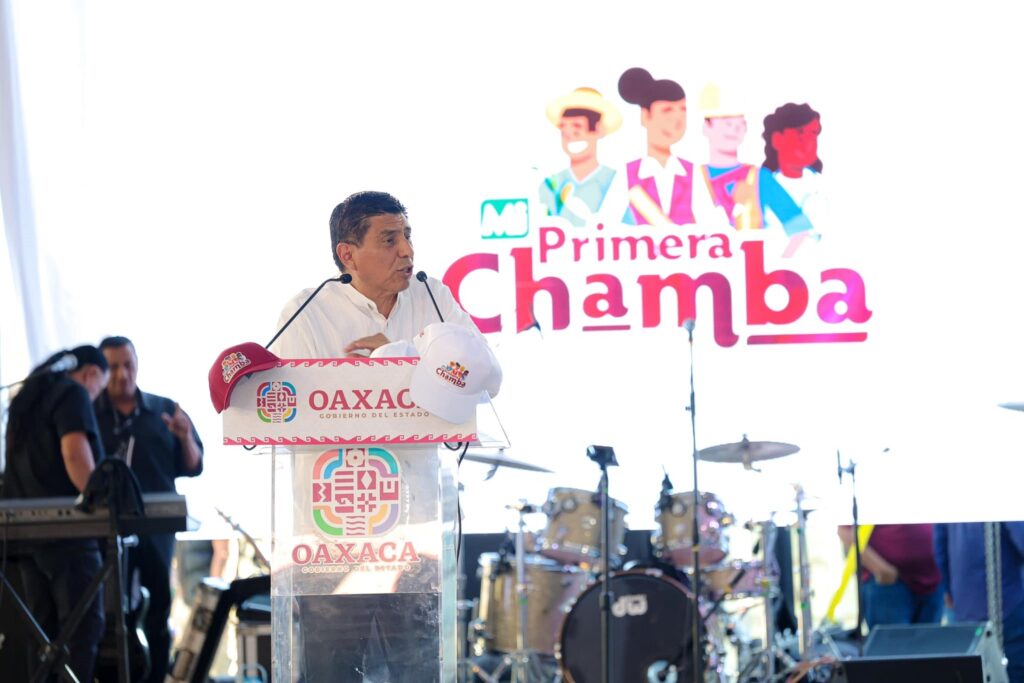 2-MI-PRIMERA-CHAMBA-1024x683 Beneficiará Mi Primera Chamba a personas recién egresadas de universidades de Oaxaca