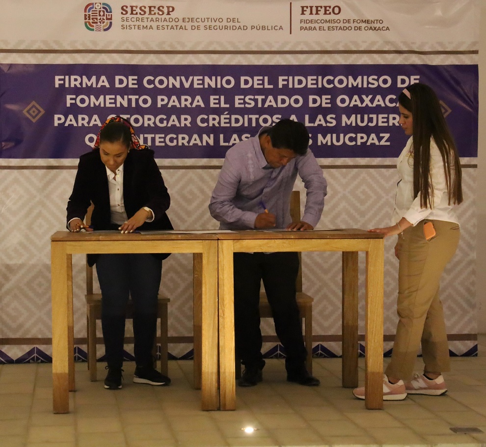 Firma-SESESP-convenio-2 Promueve SESESP la autonomía financiera de las oaxaqueñas