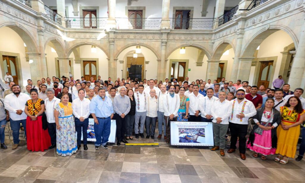 GOBERNADOR-ENCUENTRO-CON-AUTORIDADES-6-1024x615 Convoca Gobierno de Oaxaca a autoridades municipales a vigilar reconstrucción del patrimonio cultural