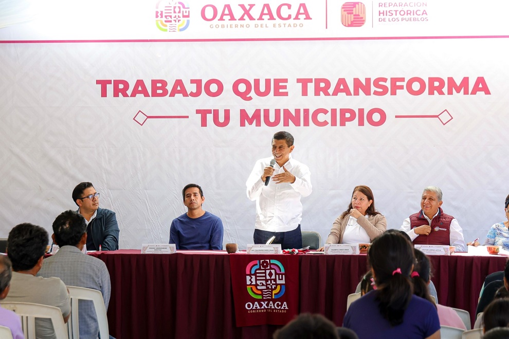 GOBERNADOR-SANTIAGO-LALOLA-1 Llegan apoyos a Santiago Lalopa con Trabajo que Transforma tu Municipio