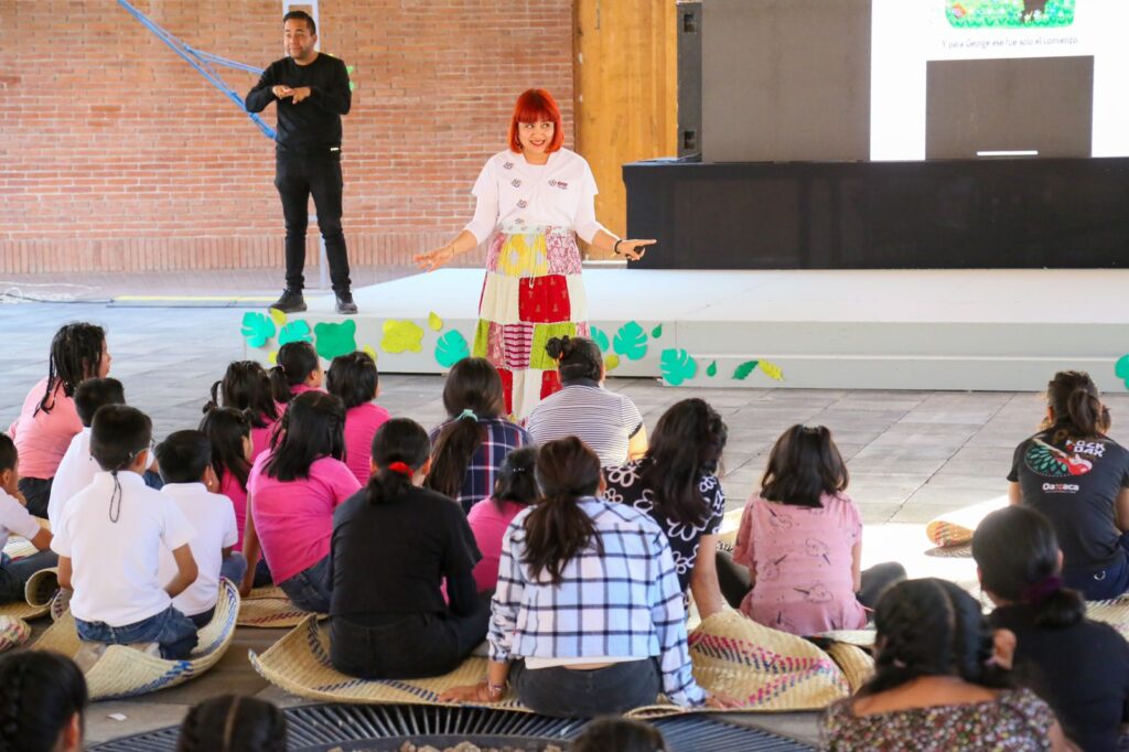 Increible-viernes-de-lectura-se-vivio-en-las-casas-hogar-del-DIF-Oaxaca-4-1024x682 Increíble viernes de lectura se vivió en las casas hogar del DIF Oaxaca